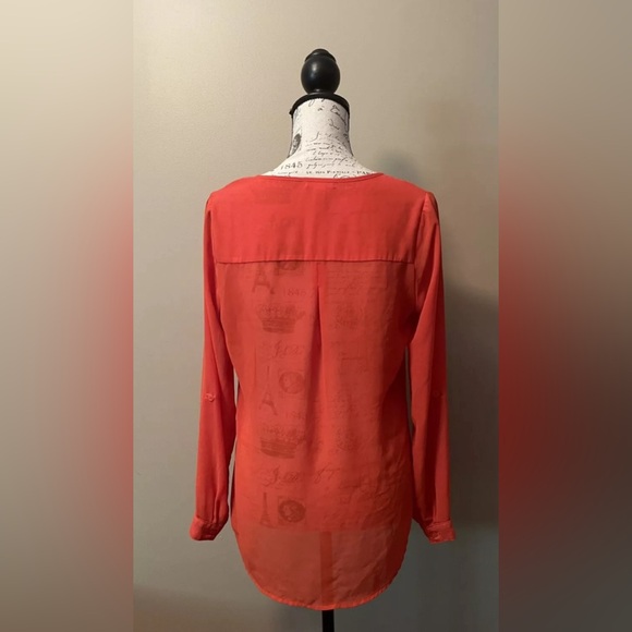 Six Degrees of Separation Medium Orange Sheer Blouse with Adjustable Sleeves - Picture 4 of 7